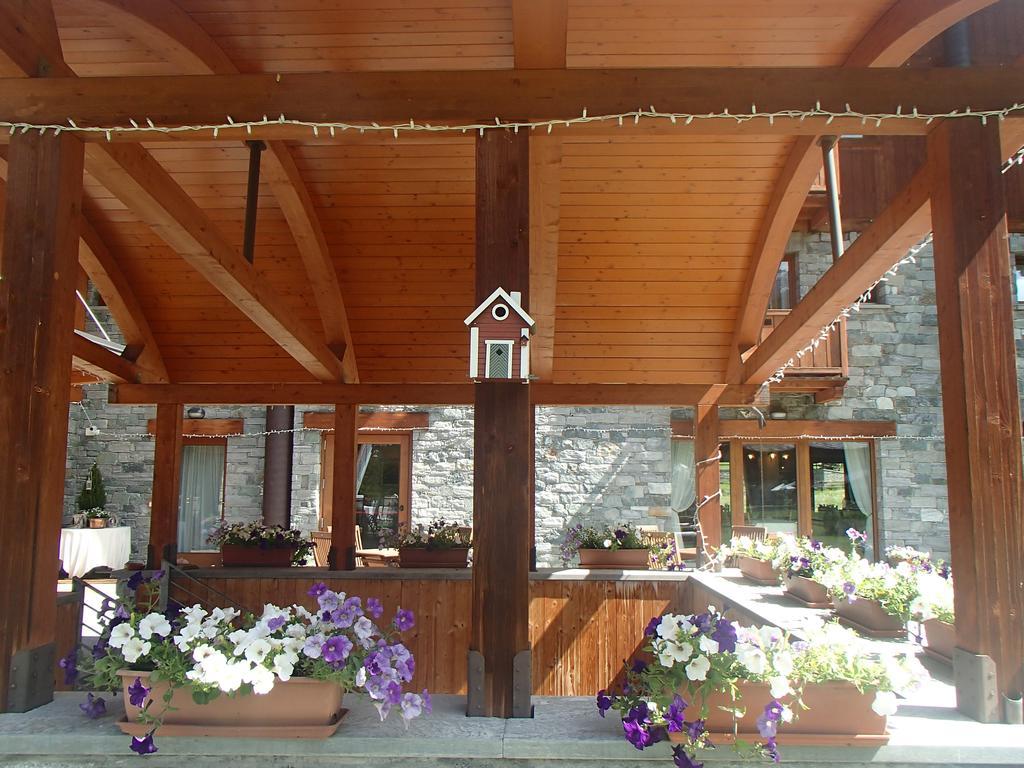Le Rocher Hotel Champoluc Εξωτερικό φωτογραφία