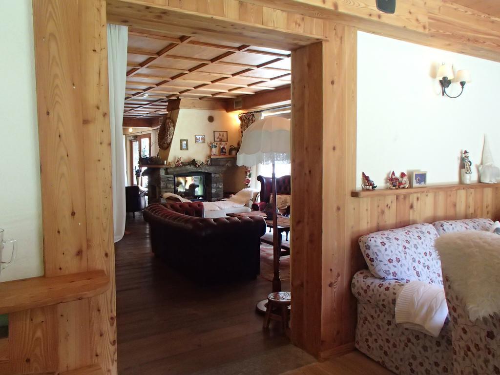 Le Rocher Hotel Champoluc Εξωτερικό φωτογραφία