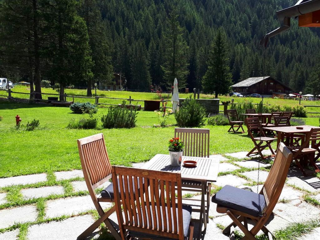 Le Rocher Hotel Champoluc Εξωτερικό φωτογραφία